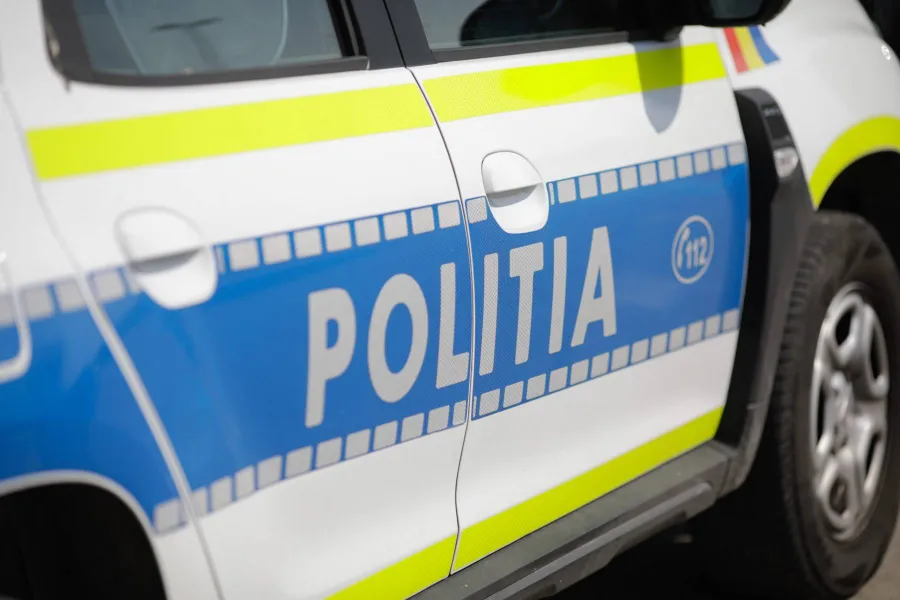 Foto Urmărire în trafic în Craiova: un polițist a fost rănit