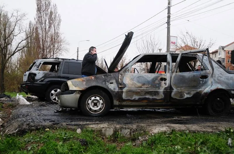 Foto VIDEO / Maşini în flăcări la Balta Craioviţei
