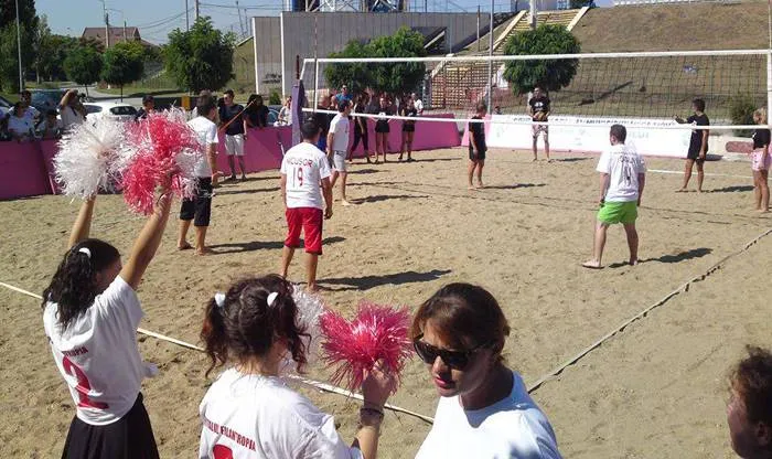 Foto Încă un an cu volei pe nisip la Polivalentă