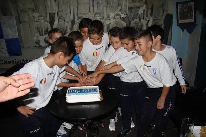 Foto 66 de ani de la naşterea Ştiinţei, celebrată cu Juniorii Craiovei