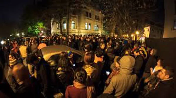Foto Câtă scârbă, domnule Ponta!