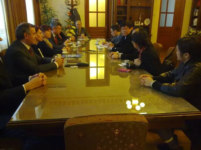 Foto Colaborare între Universitatea din Craiova şi Universitatea Tehnologica din China