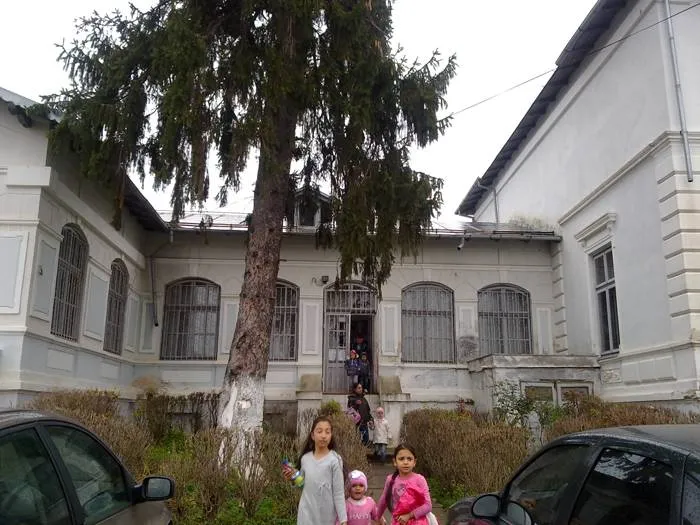 Foto Copiii săraci din Dolj merg la grădiniţă