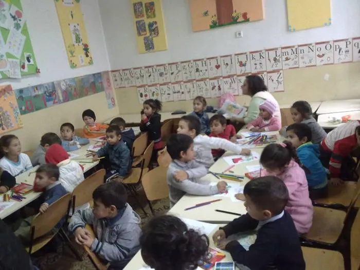 Foto Copiii săraci din Dolj merg la grădiniţă