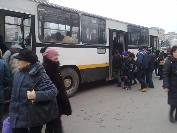 Foto Autobuzele vechi de peste două decenii vor mai circula pe străzile Băniei