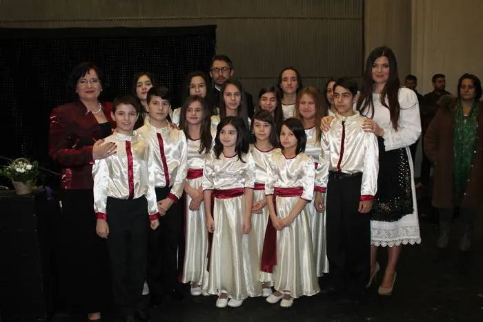 Foto Sute de craioveni, la concertul caritabil susţinut de Paula Seling