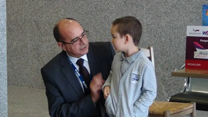 Mircea Dumitru, directorul Aeroporului Craiova şi Cristian Jerca