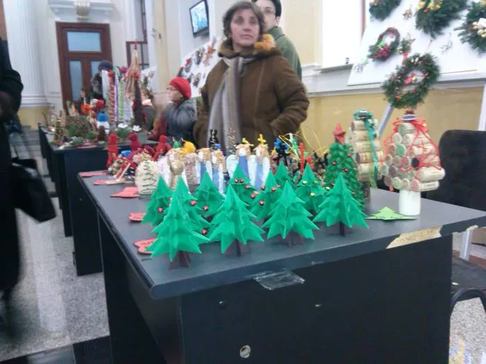 Foto Târg de Crăciun în scop umanitar