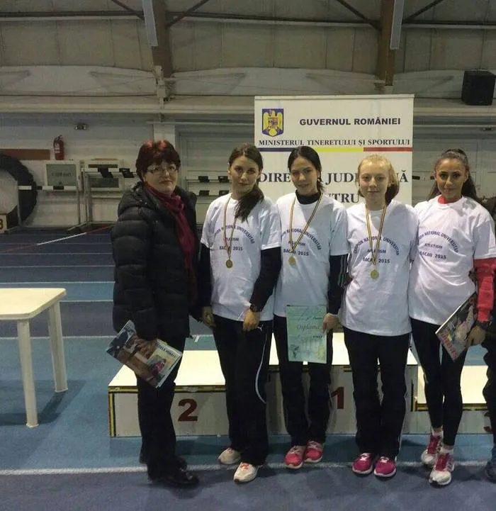 Ştafeta feminină de 4x400 metri a 
Universităţii din Craiova a câştigat titlul naţional 