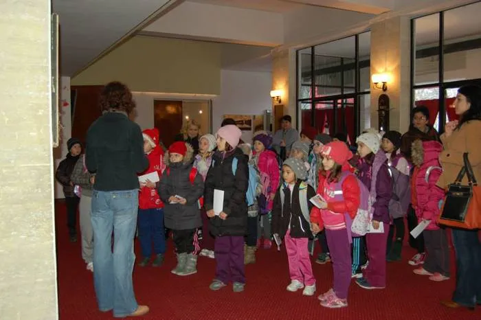 Foto Teatrul Colibri a pregătit numeroase spectacole şi în vacanţa intersemestrială a elevilor