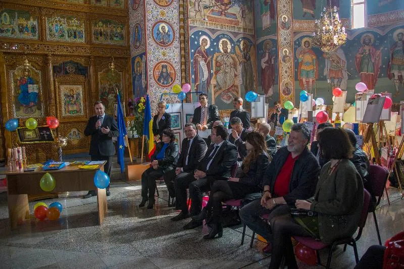 Foto Salonul de Pictură ”Arte Mici”