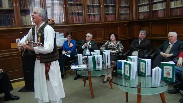 Foto Tudor Nedelcea, aniversarea celor 70 ani, alături de personalităţi de cultură doljene