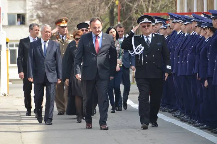 Foto Parada ţinutelor, de Ziua Poliţiei Române