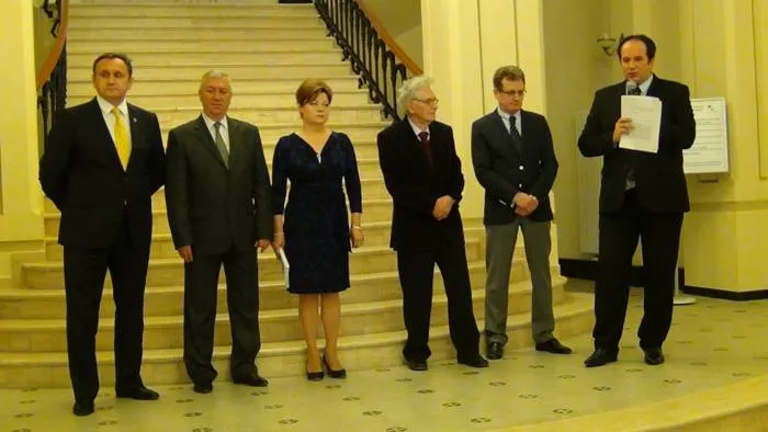 Foto Muzeul Olteniei-un veac de existenţă neîntreruptă