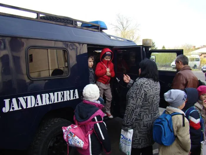 Foto „Ziua porţilor deschise” la jandarmi