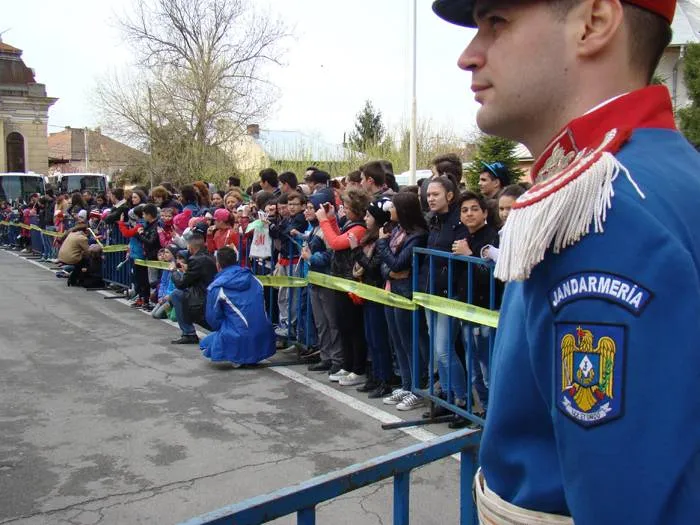 Foto „Ziua porţilor deschise” la jandarmi