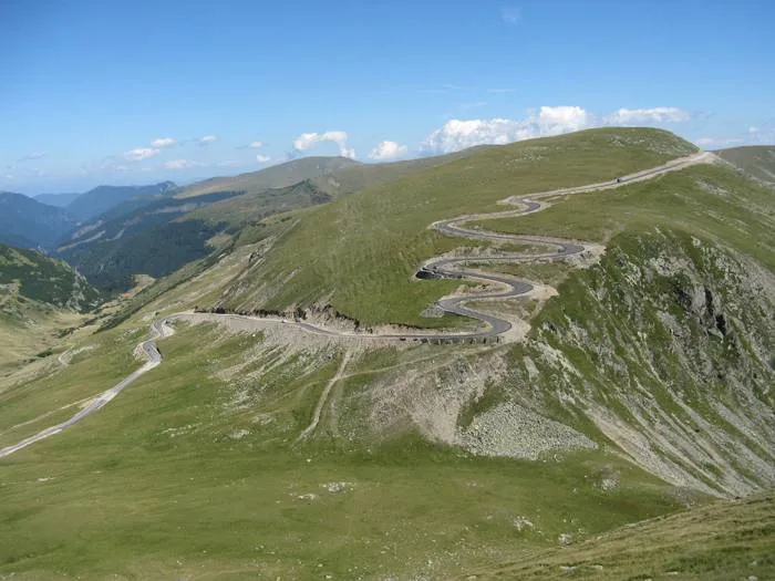 Foto Cum s-a facut Transalpina, soseaua inutila de 300 de milioane de euro