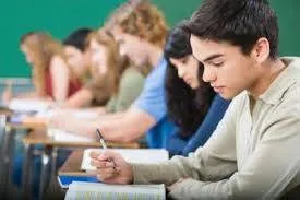 Foto EVALUARE NATIONALA 2015. Absolventii de clasa a VIII-a se vor putea inscrie, pana miercuri, la examene. ORARUL probelor