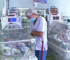 Foto Ce au descoperit anchetatorii despre mama care si-a abandonat tripletii in maternitate. Cati copiii mai are femeia