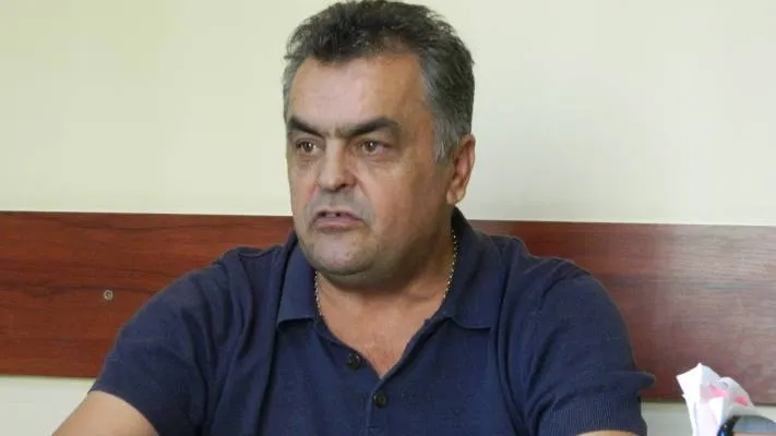 Foto Se întâmplă într-un sat din Vâlcea: Primarul care face ziua ce VISEAZĂ noaptea