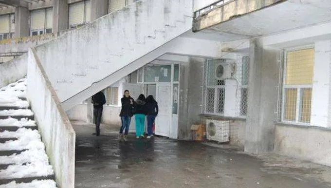 Foto FOTO - Spitalul Clinic de Urgenta Craiova. Imagini terifiante din spitalele din Romania. “Peste tot e numai rugina si...”. Aici ne ingrijim bolnaviii!