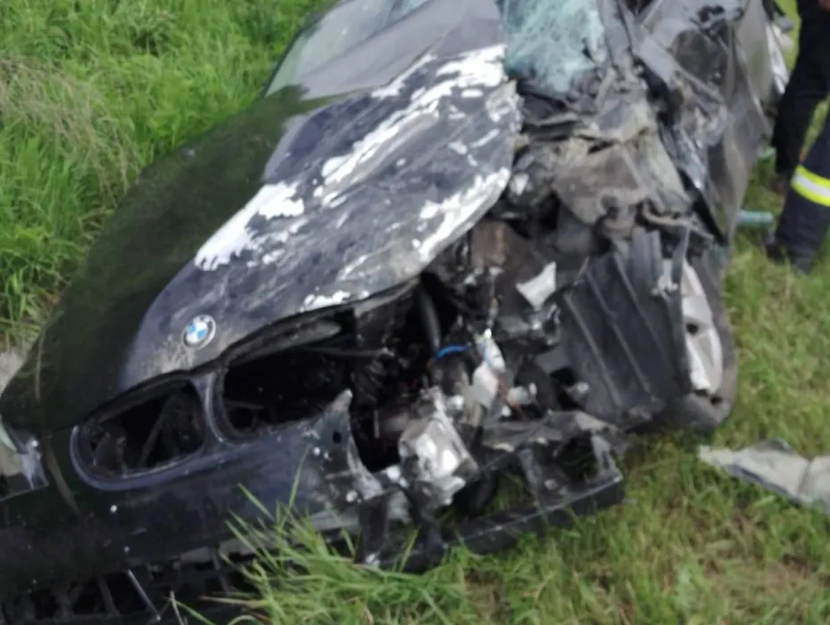 Foto Doi șoferi la spital, în urma unui accident produs în județul Vâlcea