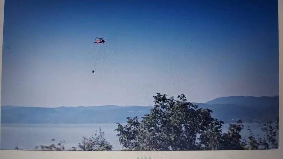Foto FOTO: Prima misiune a elicopterelor Black Hawk la incendiul de pădure din Mehedinți