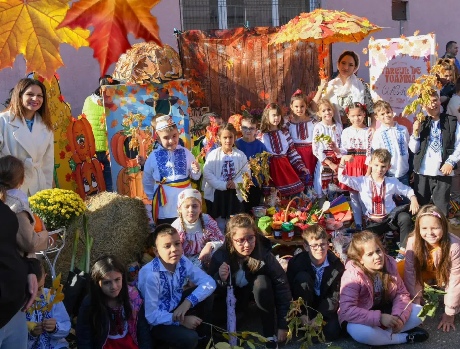 Foto CRAIOVA: Târg de toamnă la Școala „Mihai Viteazul” 