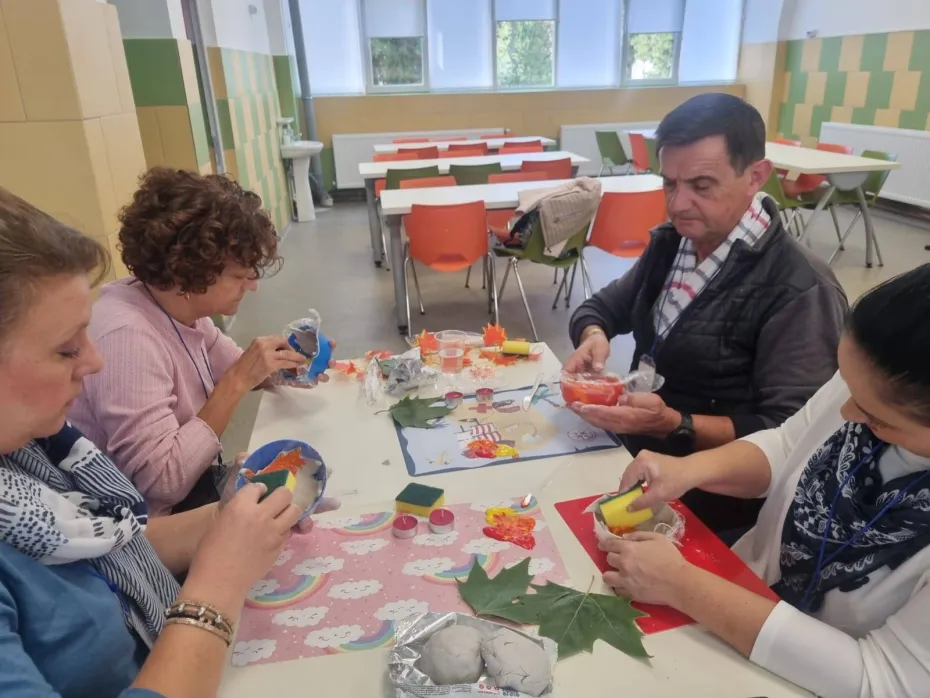 Foto „Hands for a green future”, proiect ERASMUS derulat la Școala „Mihai Viteazul” din Craiova 