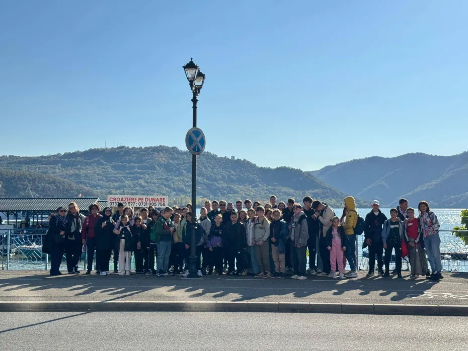 Foto „Hands for a green future”, proiect ERASMUS derulat la Școala „Mihai Viteazul” din Craiova 