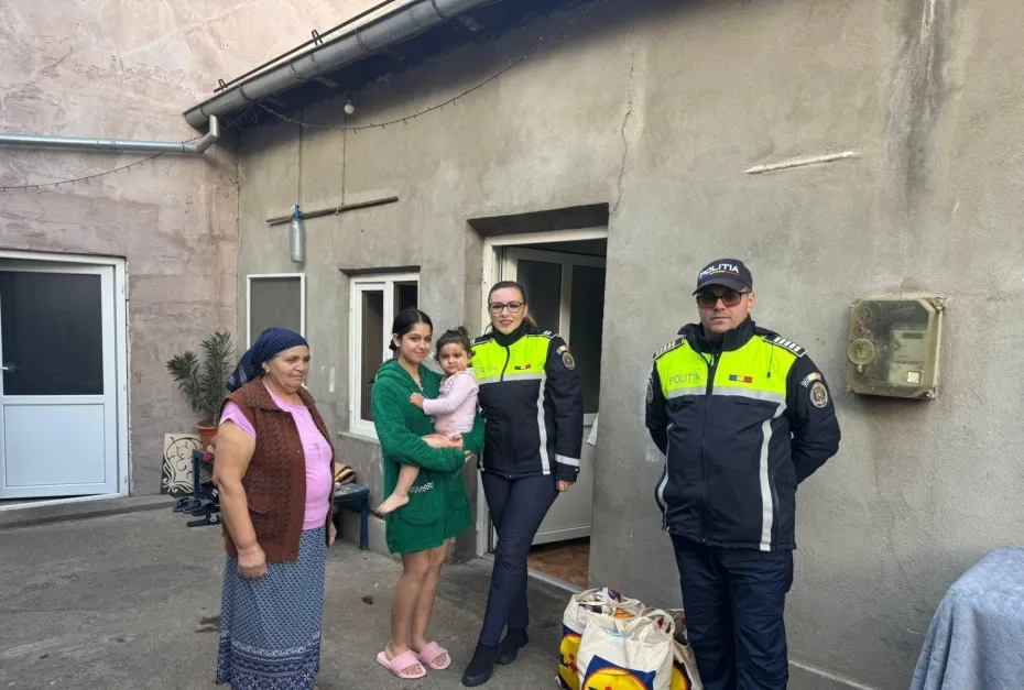 Foto Polițiștii doljeni au fost spiridușii lui Moș Crăciun 
