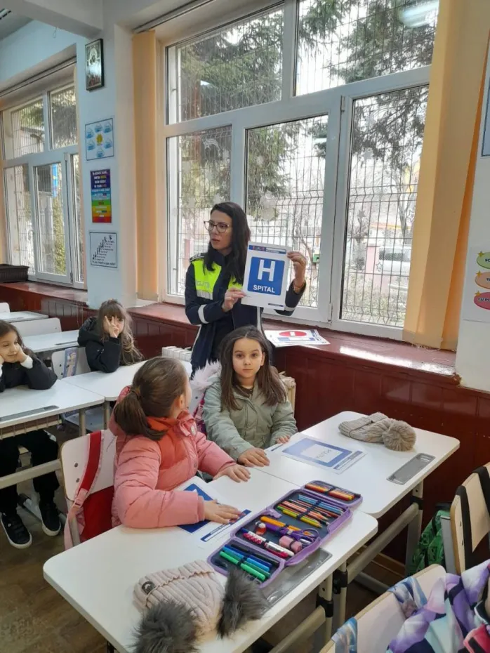 Foto Activități educative organizate de polițiștii doljeni