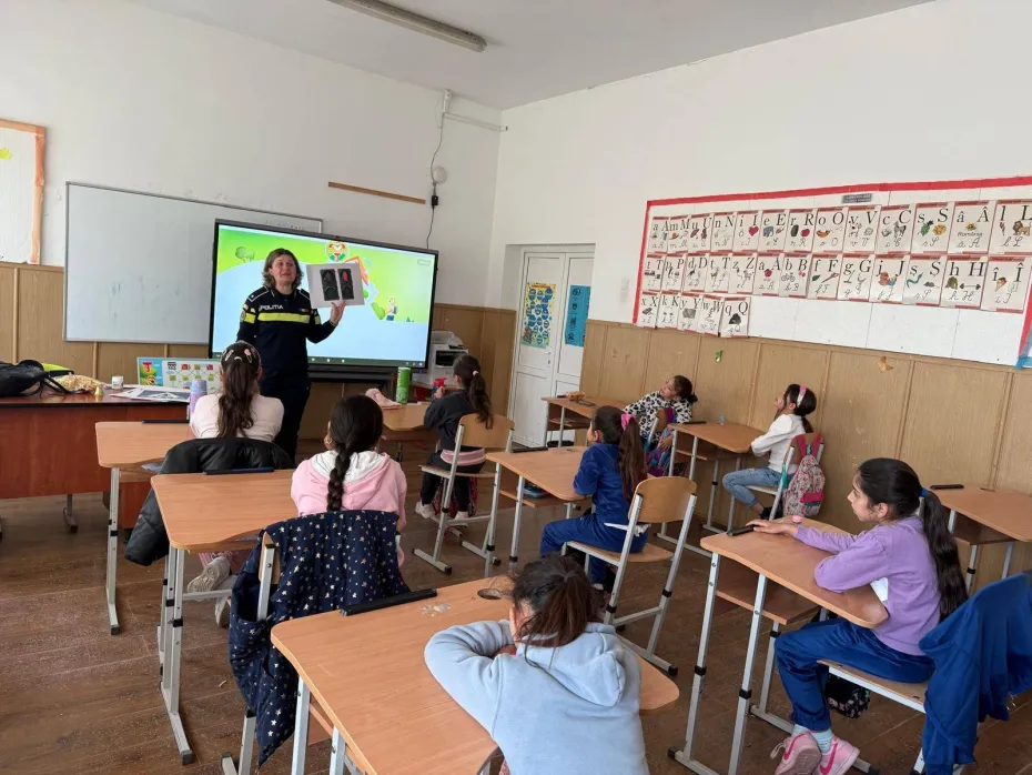 Foto Activități preventive desfășurate de polițiștii doljeni