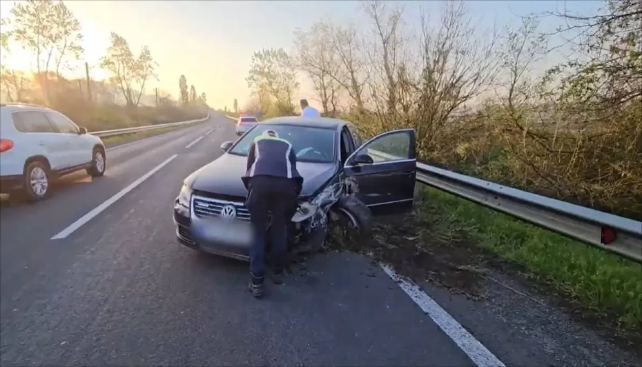 Foto Accident grav pe DN 6, în Mehedinți: Un bărbat și-a pierdut viața, după ce mașina în care se afla a lovit un parapet