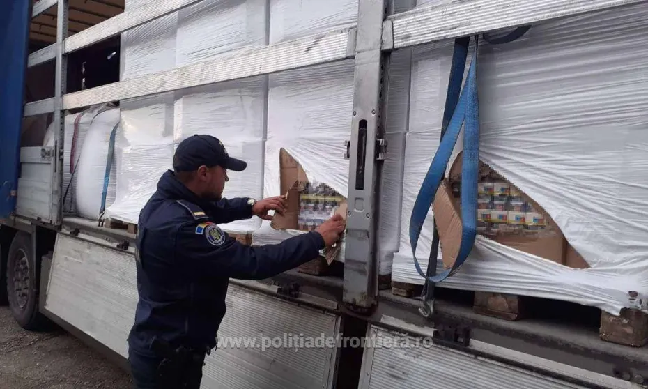 Foto Contrabandă de proporții! Polițiștii de frontieră doljeni au confiscat 4 milioane de țigarete