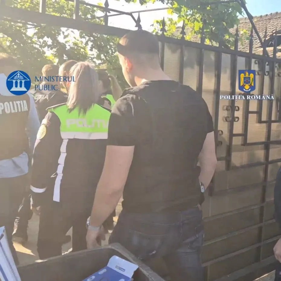 Foto Percheziții în Maglavit, Unirea și Poiana Mare – Arme neautorizate ridicate