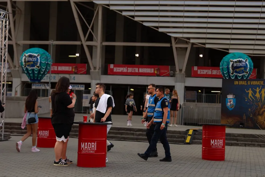 Foto  Polițiști, jandarmi și pompieri, în linia întâi la IntenCity. Mesajul primarului Lia Olguța Vasilescu