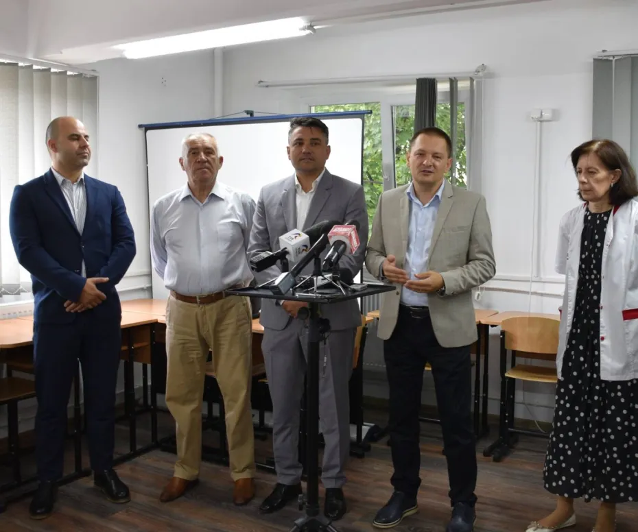 Foto  IML Craiova, dotat de Consiliul Județean cu un echipament antidrog performant 