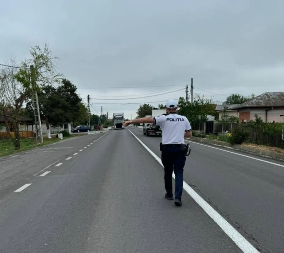 Foto Mai puține accidente, mai multe vieți salvate. Munca polițiștilor rutieri