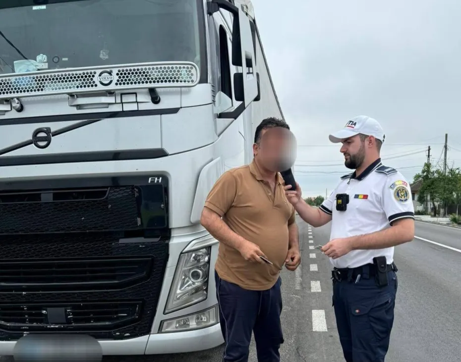 Foto Mai puține accidente, mai multe vieți salvate. Munca polițiștilor rutieri