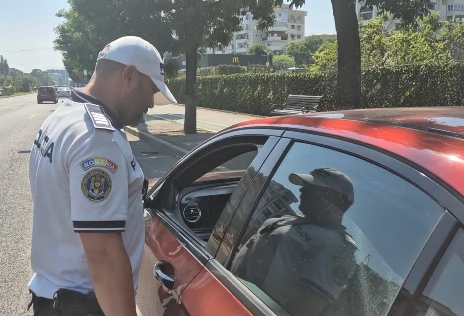 Foto Mai puține accidente, mai multe vieți salvate. Munca polițiștilor rutieri