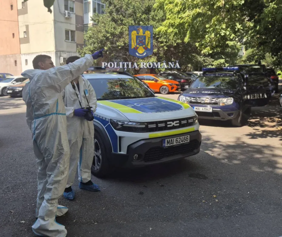 Foto Crimă la Craiova: Un bărbat și-a înjunghiat soția și apoi s-a aruncat de la etaj
