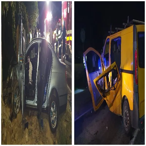 Foto Accident între un microbuz și o mașină. Nouă persoane au fost rănite 