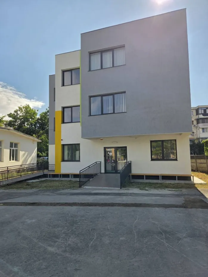 Foto Unele școli din Dolj gata pentru elevi, altele încă în reabilitare