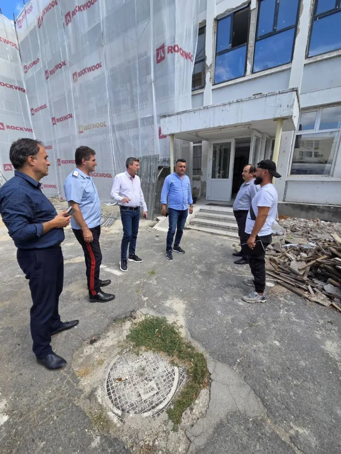 Foto Unele școli din Dolj gata pentru elevi, altele încă în reabilitare