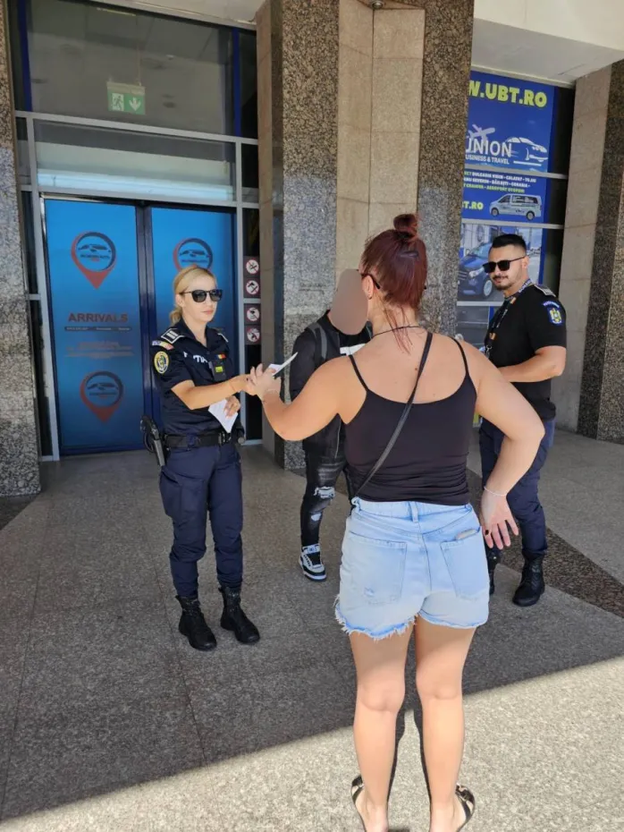 Foto Informare și prevenire a consumului de droguri în Aeroportul Craiova