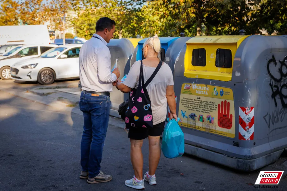 Foto CRAIOVA: Iridex discută cu craiovenii despre reciclare