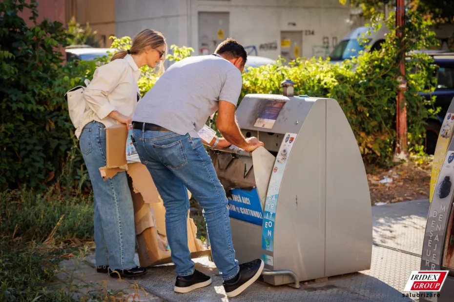 Foto CRAIOVA: Iridex discută cu craiovenii despre reciclare