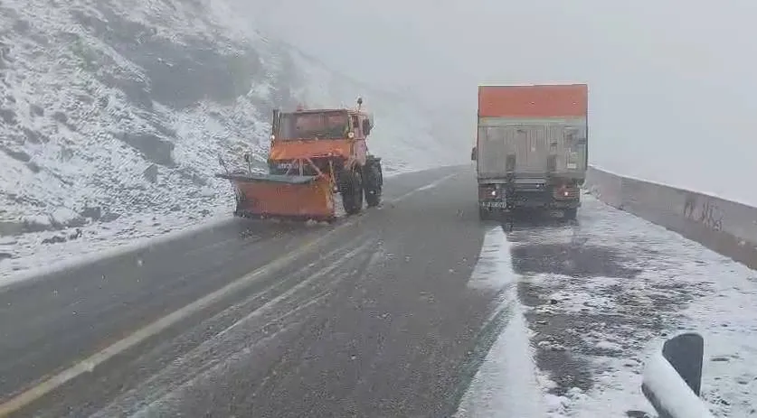 Foto Primele ninsori pe Transalpina