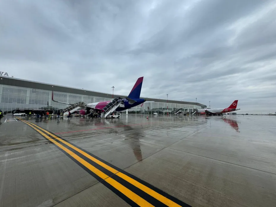 Foto Platforma noului terminal al Aeroportului Internațional Craiova, funcțională de astăzi 
